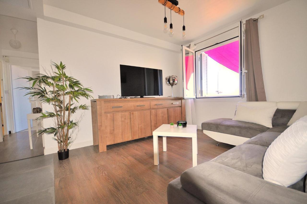 Chez Aline Et Jean Pierre Apartment Toga ภายนอก รูปภาพ