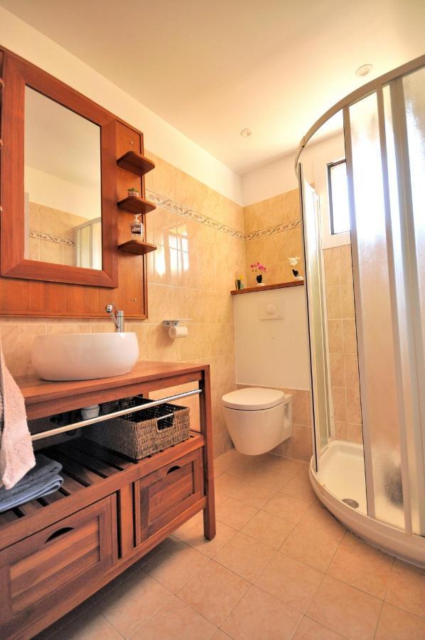 Chez Aline Et Jean Pierre Apartment Toga ภายนอก รูปภาพ
